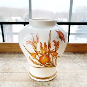 Vintage Japanese iris vase